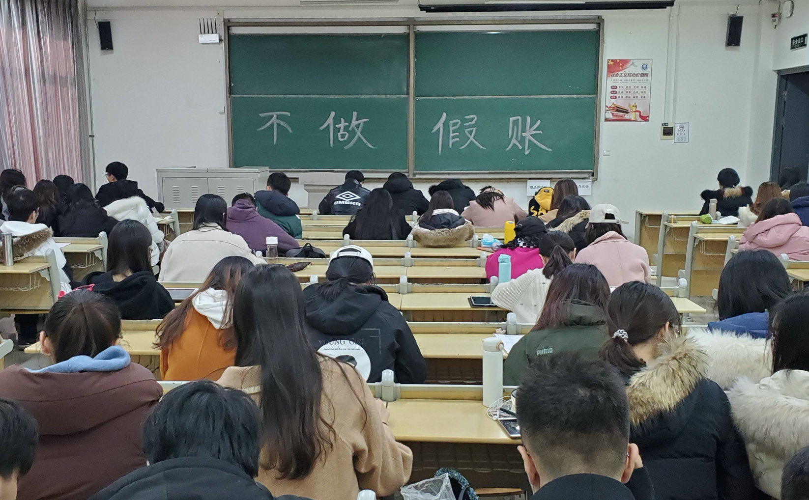 大学|女生最吃香的7种“职业”，选择专业可以参考，发展前途都很好