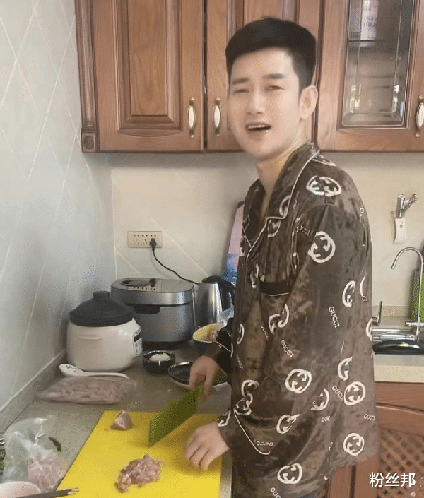 阿哲年度弃赛跑路,低价卖后台做商人,网友嘲讽“四平博尔特”