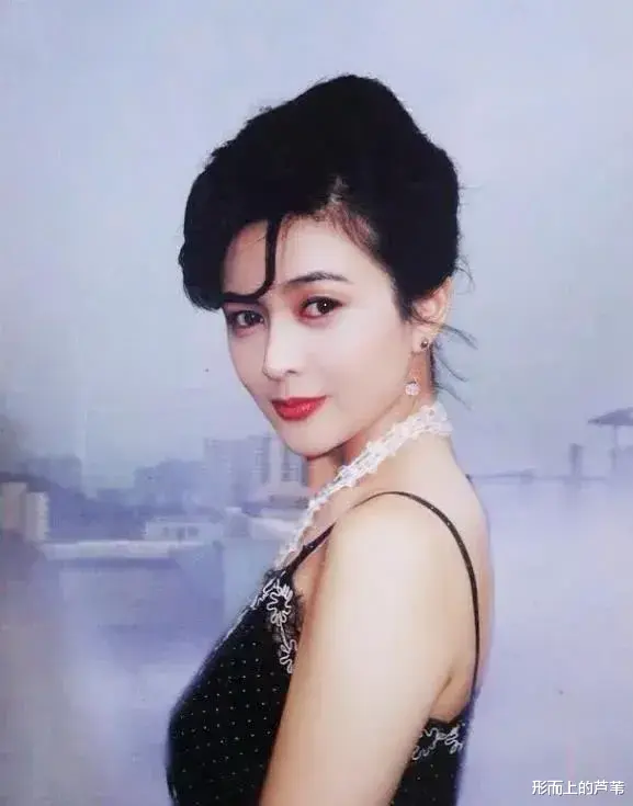 关之琳|向太风云往事：为何借广告代言约关之琳见面，却泼她一脸热咖啡？