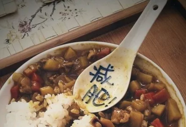 胃酸 长期不吃晚饭，除了可以减肥，当心身体4个变化，要尽早知晓