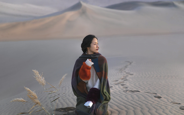 江一燕承认已结婚生女，现全家定居云南乡下，后悔当年获奖还违建！