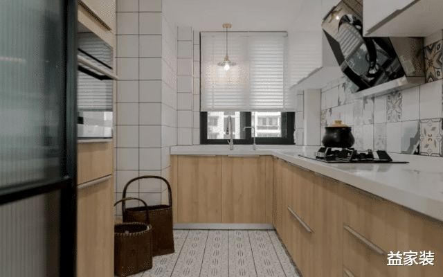 收纳达人的100平新家，处处都有收纳柜，进屋才知：和想象中不符