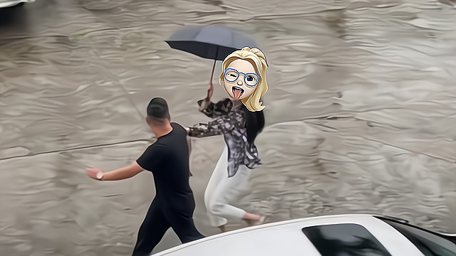 男子发现女友秘密勃然大怒回顾，在雨中绝望呐喊：房间号是啥意思