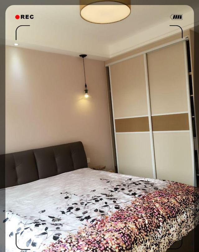 老公非要在床头打一圈柜子,完工才知实用,不过阳台更迷人,晒晒