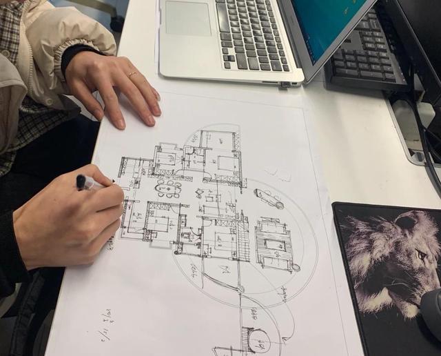 若要装修,建议找位设计师,虽然要花10000元左右,省的会更多