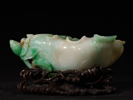 翡翠|清代，翡翠莲纹水洗
