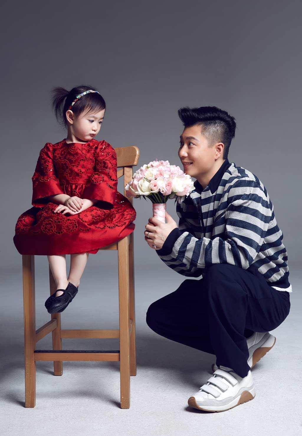 奥莉|有种“倒霉”叫奥莉，本以为父亲瓜子脸能救她，新照一出后没辙了