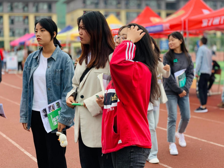 淮阴|疫情之下新兴职业崛起,收入不菲还自由,成为年轻人的“心中好”