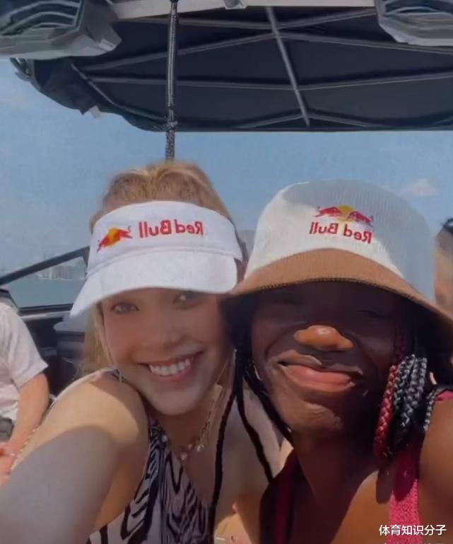 谷爱凌|谷爱凌在海上飙船！混血少女同黑人亲密合照，为啥跟母亲说对不起