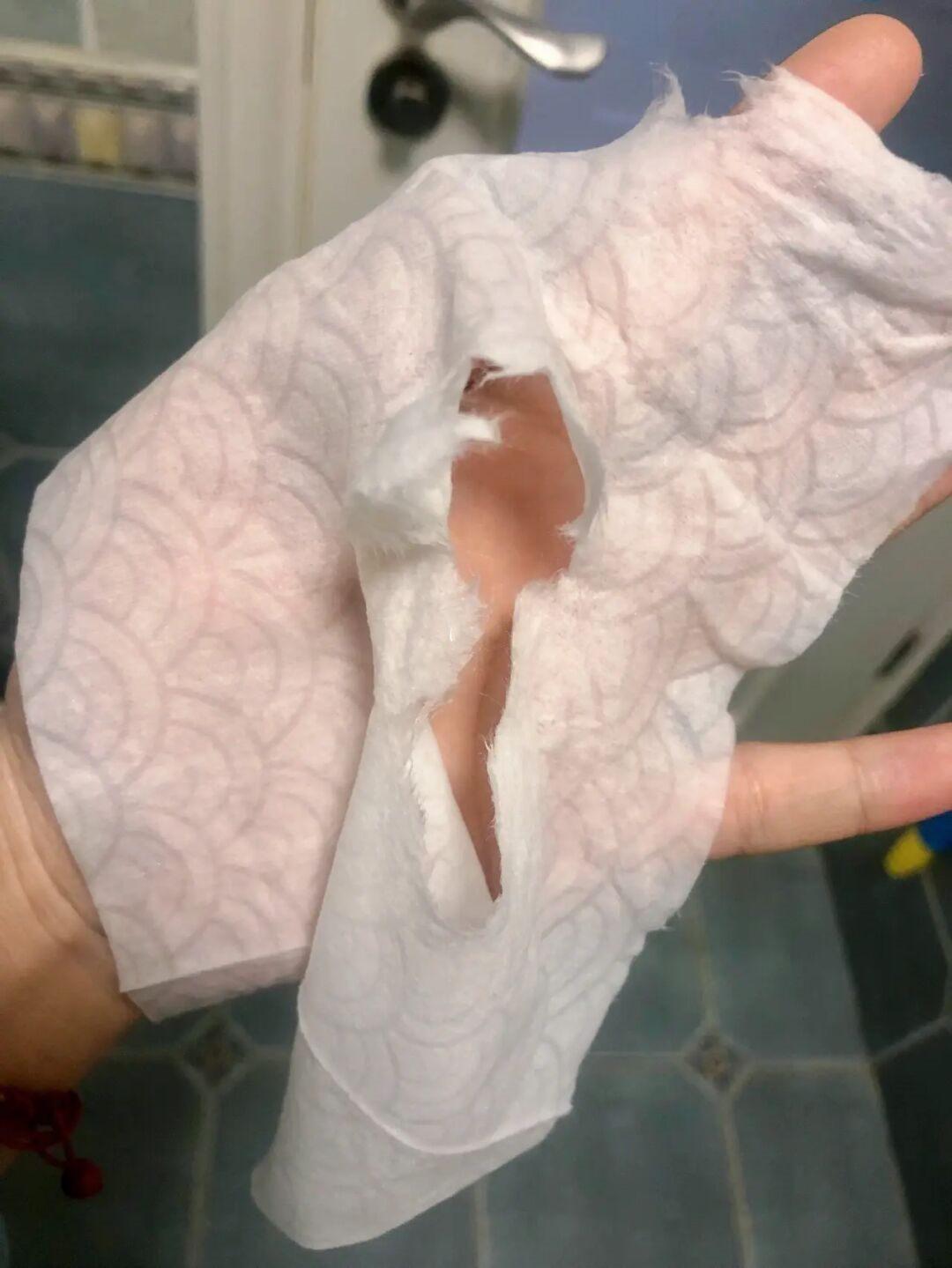 建议:厕纸丢马桶里直接冲走,不是误导,是正确用法的真实解答