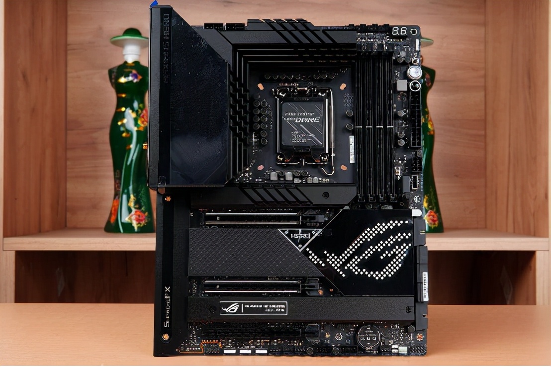 半导体|不仅要强大性能,更要超高的颜值,酷睿12代DDR5高端平台装机推荐