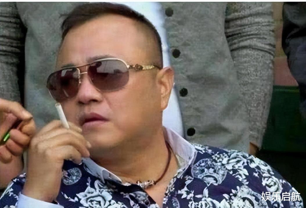 赵钢|张家豪从安保小弟逆袭到本山传媒副总，却因车辆剐蹭在阴沟了翻船