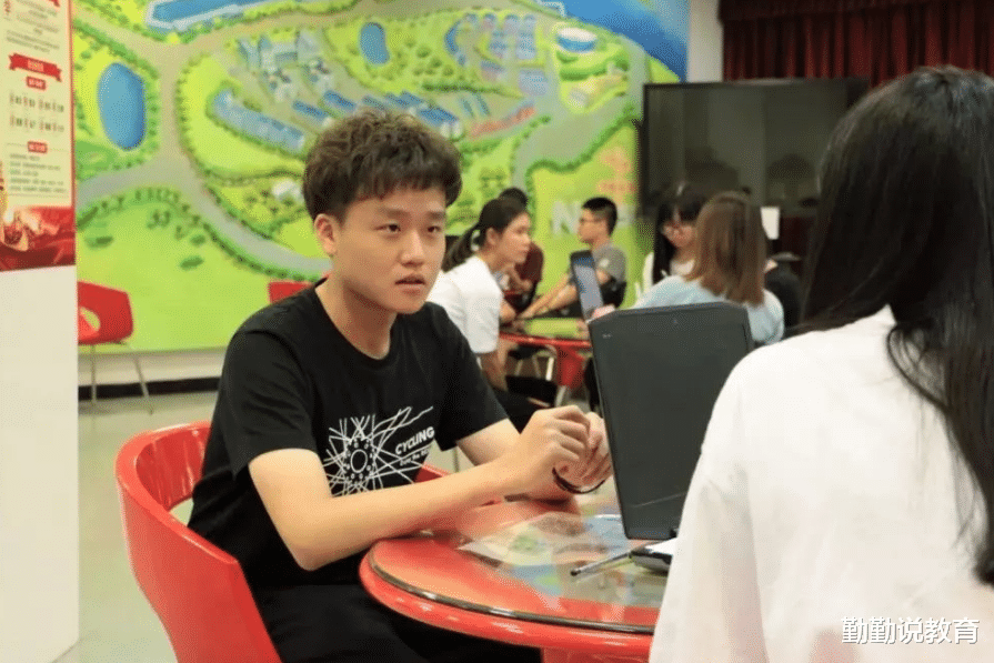 招聘|工作一年后才明白,“校招”和“社招”一字之差,却存在天壤之别