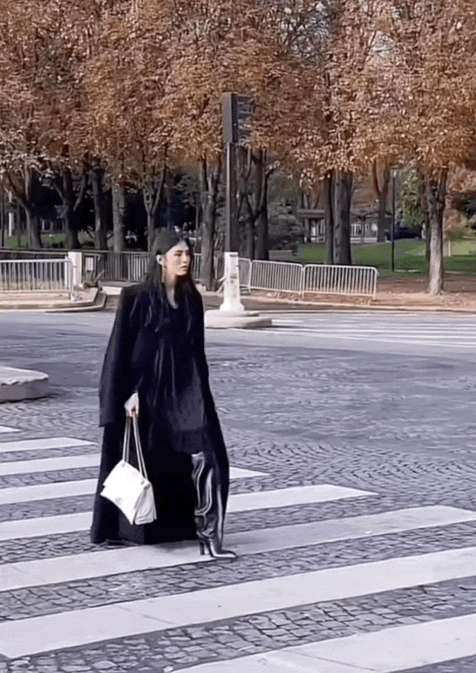 撞衫|撞衫不可怕，谁土谁尴尬！中韩女星穿同款衣服，差距一目了然