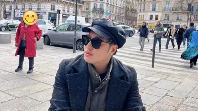 宣云|潘玮柏宣云旅行不晒彼此！路人拍下俩人真实相处状态：手勾手甜齁