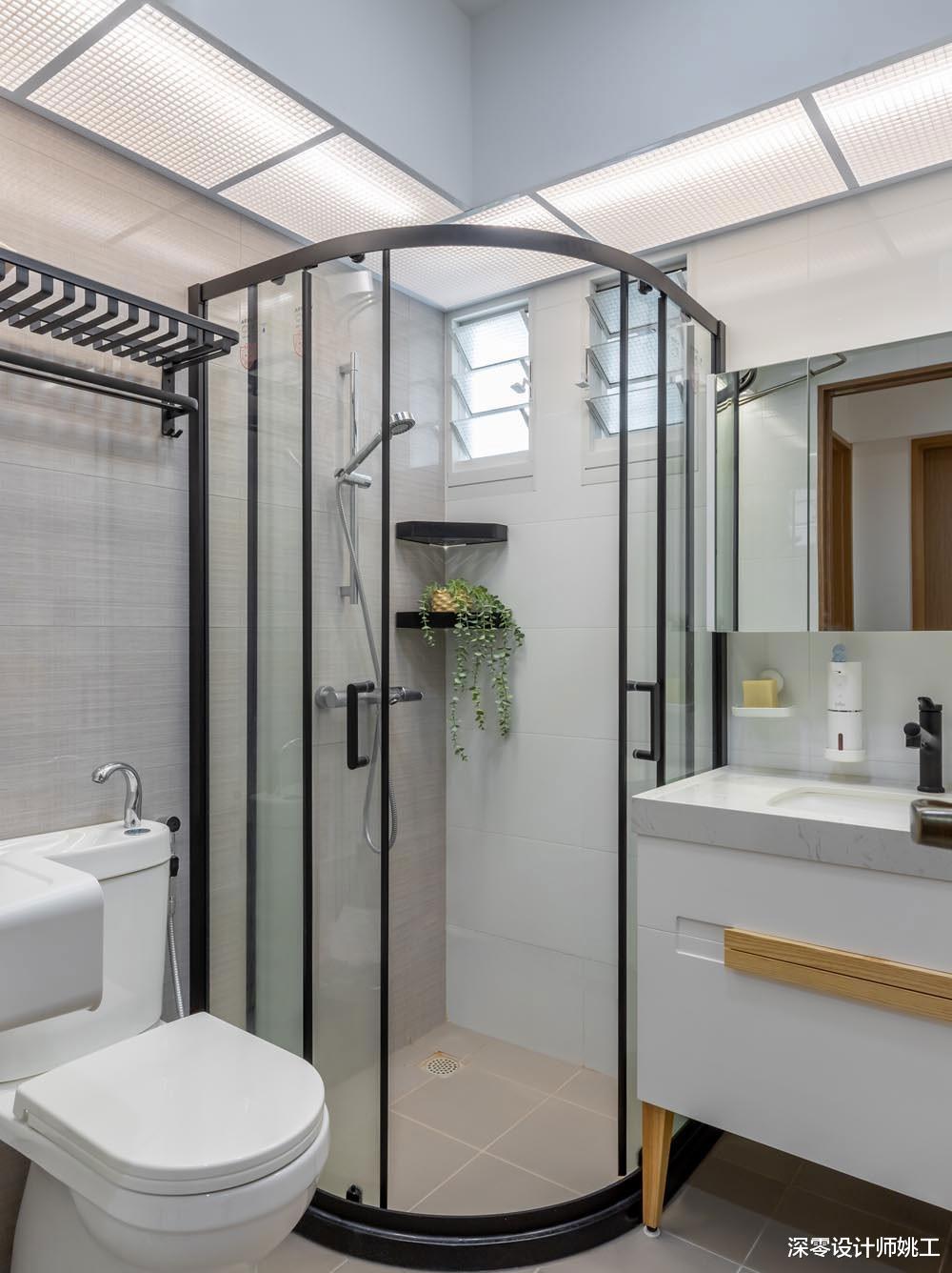 87㎡明明全屋装修很普通,却有种藏不住的品位,餐边柜适当内嵌颜值更高