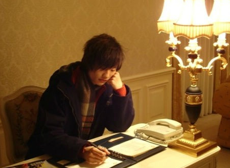 许嵩|“雅俗共赏”许嵩：央视用15分钟表扬，却曾被贴上“恶俗”标签