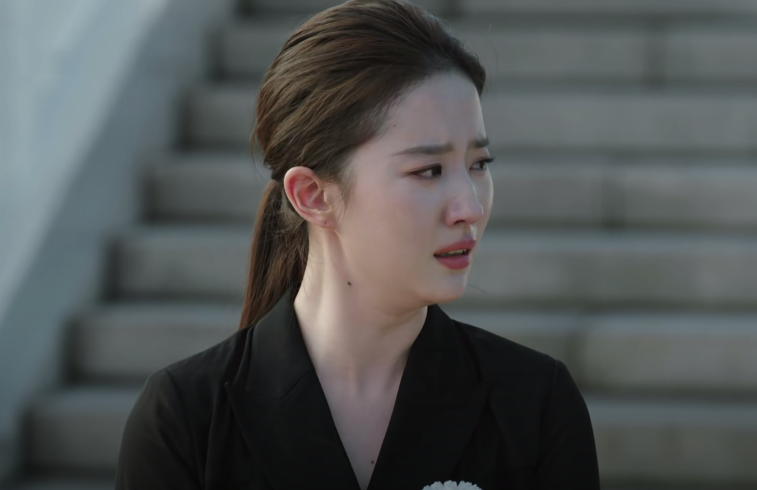 李现|《去有风的地方》首播大爆:躲过了李现,却被48岁男七号给惊艳了