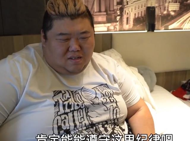 蔬菜 网红胖猴仔现状曝光,屋内藏满零食,老板调侃像胖了50斤