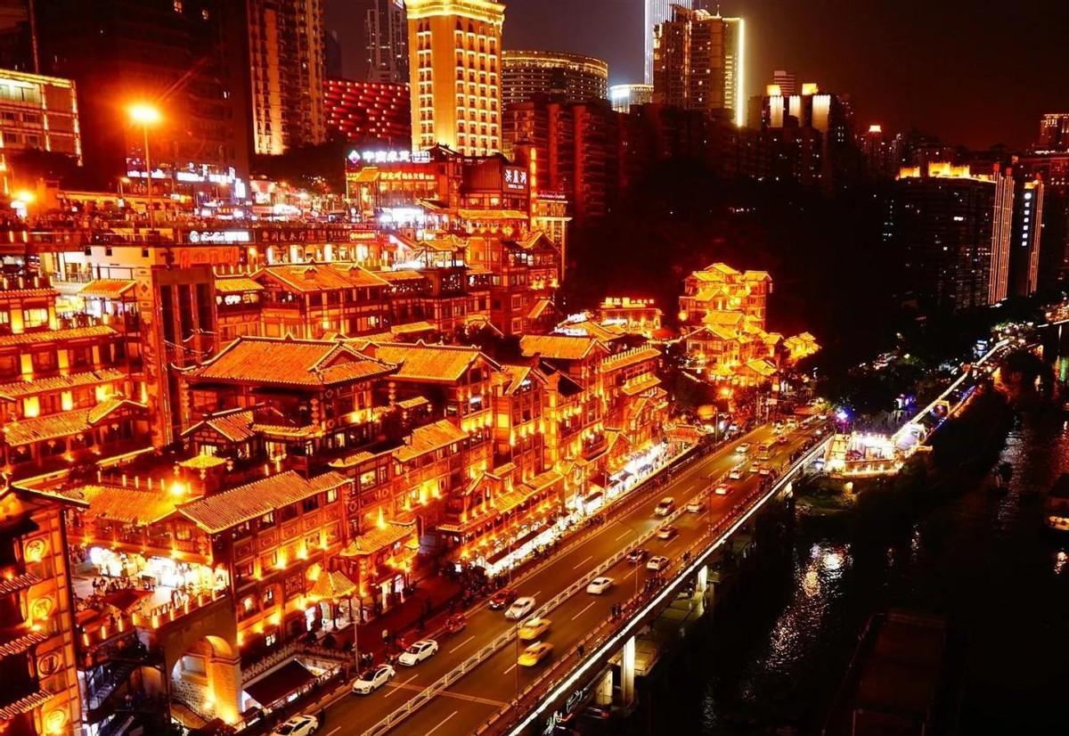 重庆|在这个城市里到处都是美女帅哥,让人眼花缭乱,个个腰细大长腿