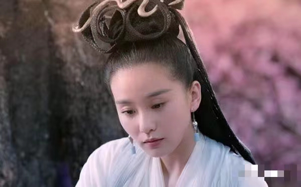 马伊琍|长脖脸，五五身材，一衣毁所有，被服化道拖累的8位女明星