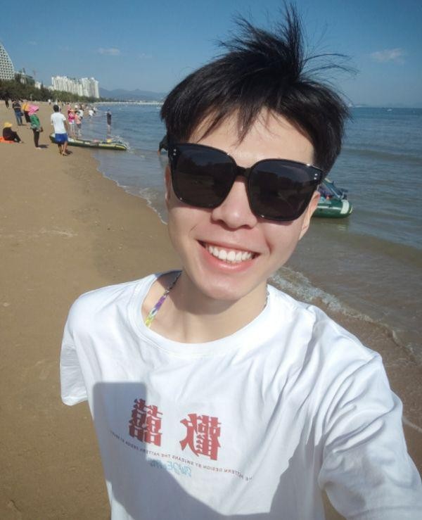 姜昆|同父不同命！姜昆掐断女儿明星梦，带养子上春晚，今养子成他骄傲