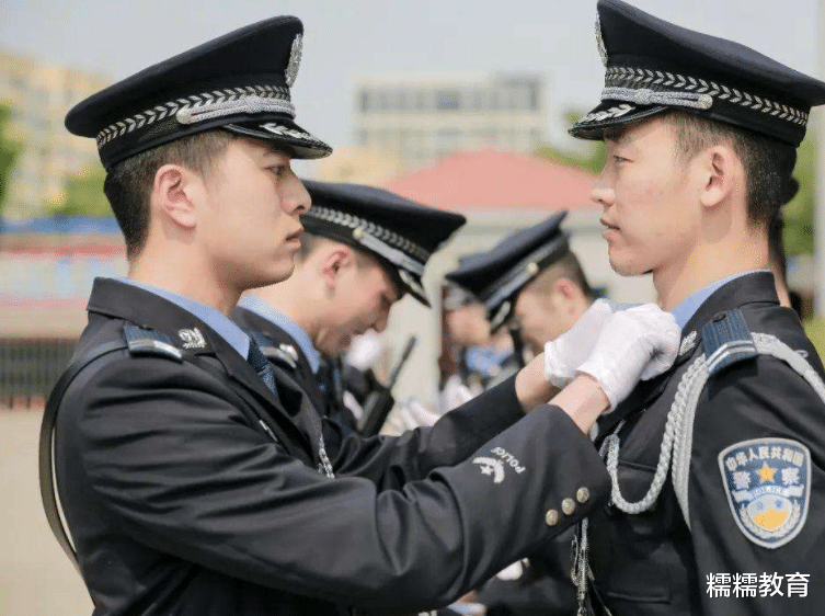 辅警|辅警将要变成“年薪制”，年薪可达15万，满四年有希望变成事业编