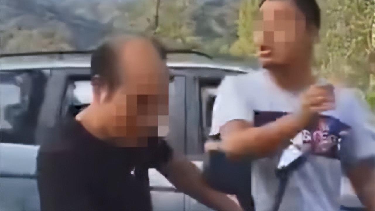 2018年，他在路上狂扇老师耳光，被判入狱一年半，如今后悔了吗？