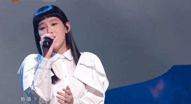 李克勤|炎明熹一鸣惊人，真假音转换丝滑又好听，李克勤有点小骄傲