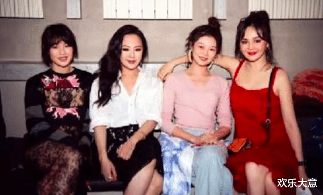 范冰冰|晚晚背布包约会，跟林瀚在菜市场合影，素颜也开心