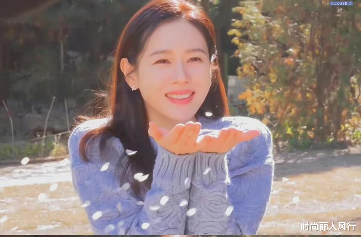 生肖|孙艺珍新剧要开播！韩版《三十而已》大爆火，她穿女强人造型更绝