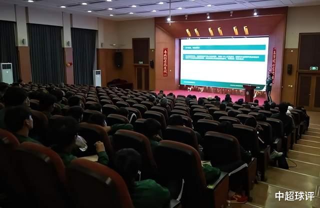 浙江队|暴力美学！中超新签1名“铁血战士”：本赛季已吃到15张牌！