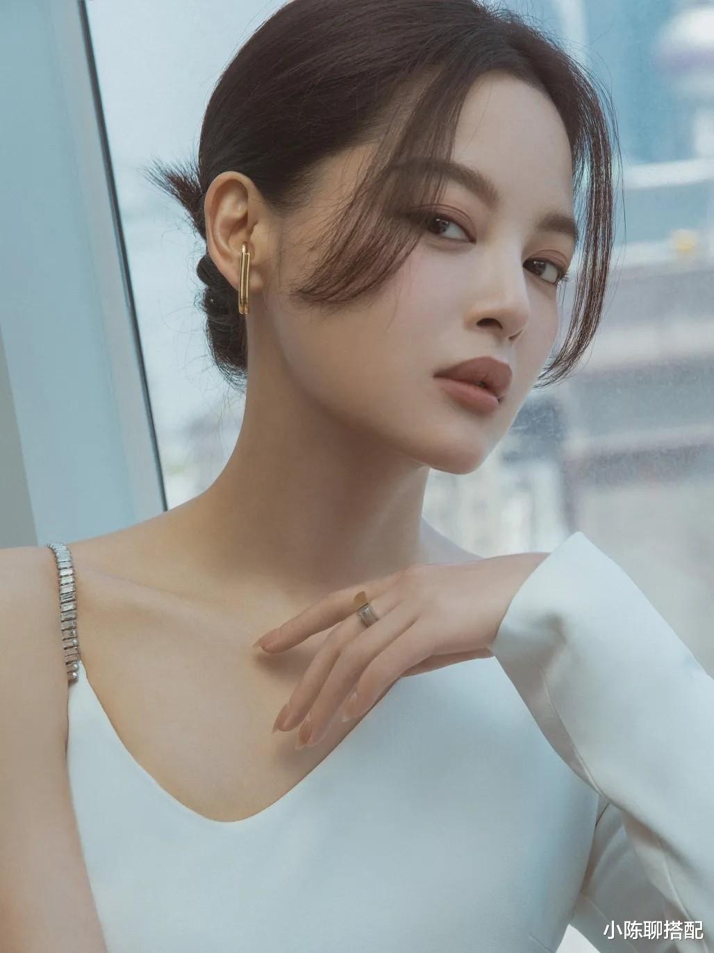 短发 男看鼻女看嘴！知道这2点，“香肠嘴”也能更大气，越老越有魅力