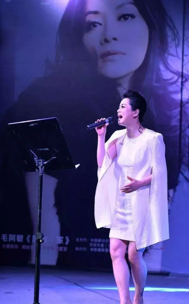 毛阿敏|她曾是红极一时的女歌手，40岁嫁百亿富豪，今儿女双全让人羡慕