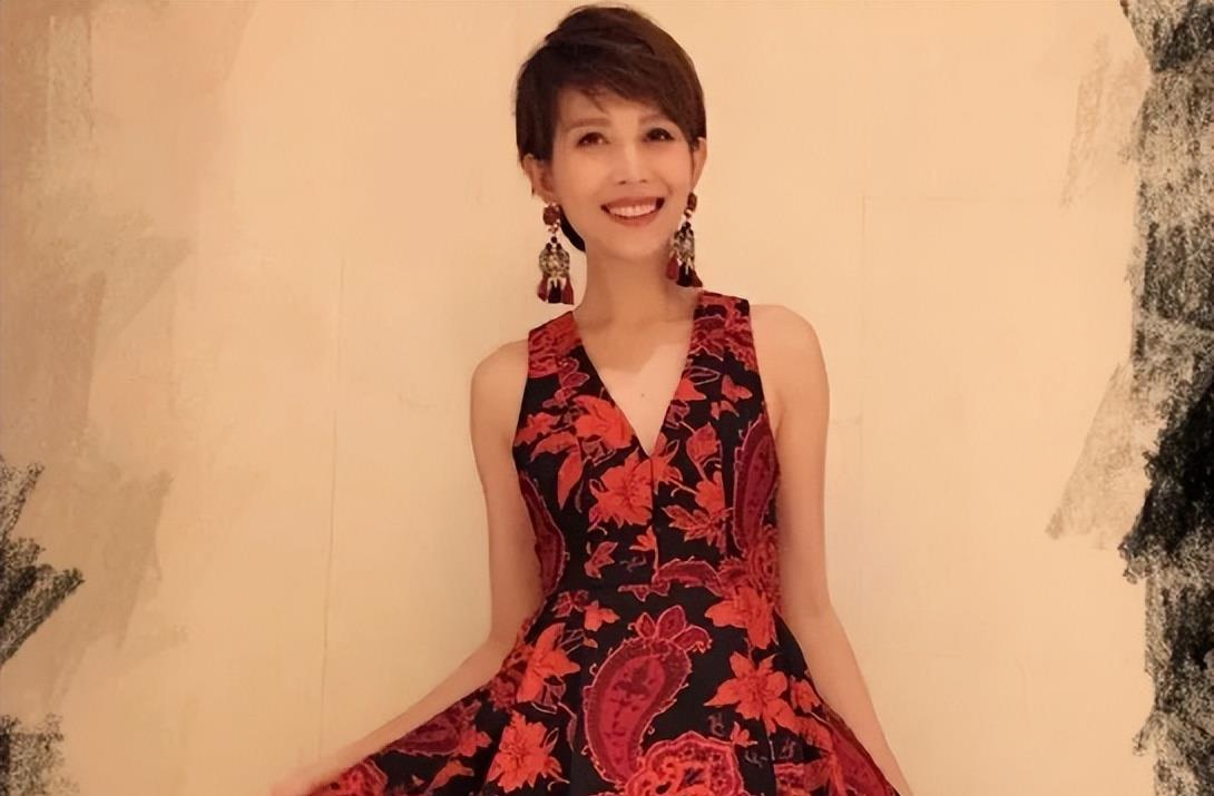 张敏 23岁张敏遇上24岁周慧敏,这10位女星的20几岁,美得不可一世