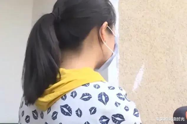 六旬父亲再婚小24岁娇妻,晚年得子后抢大儿子房产,被打出家门