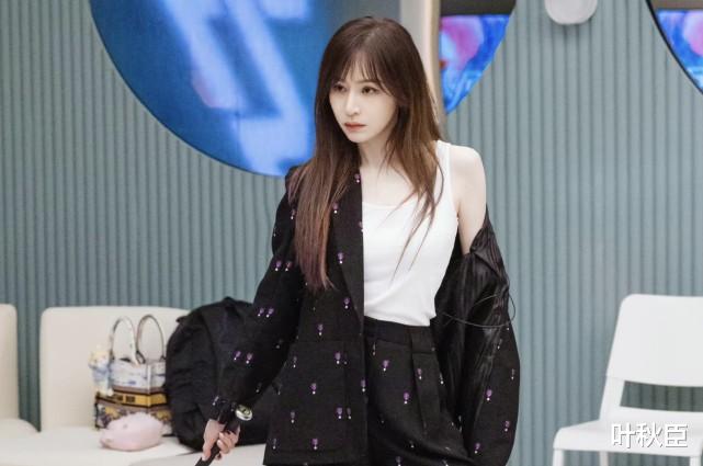 薛凯琪|《浪姐3》没必要骂薛凯琪大哭，阿Sa这句话揭开了这档节目的本质