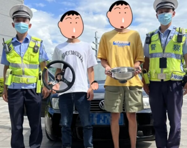 云南男子鬼使神差拍视频赚流量 竟将方向盘改为火锅盆