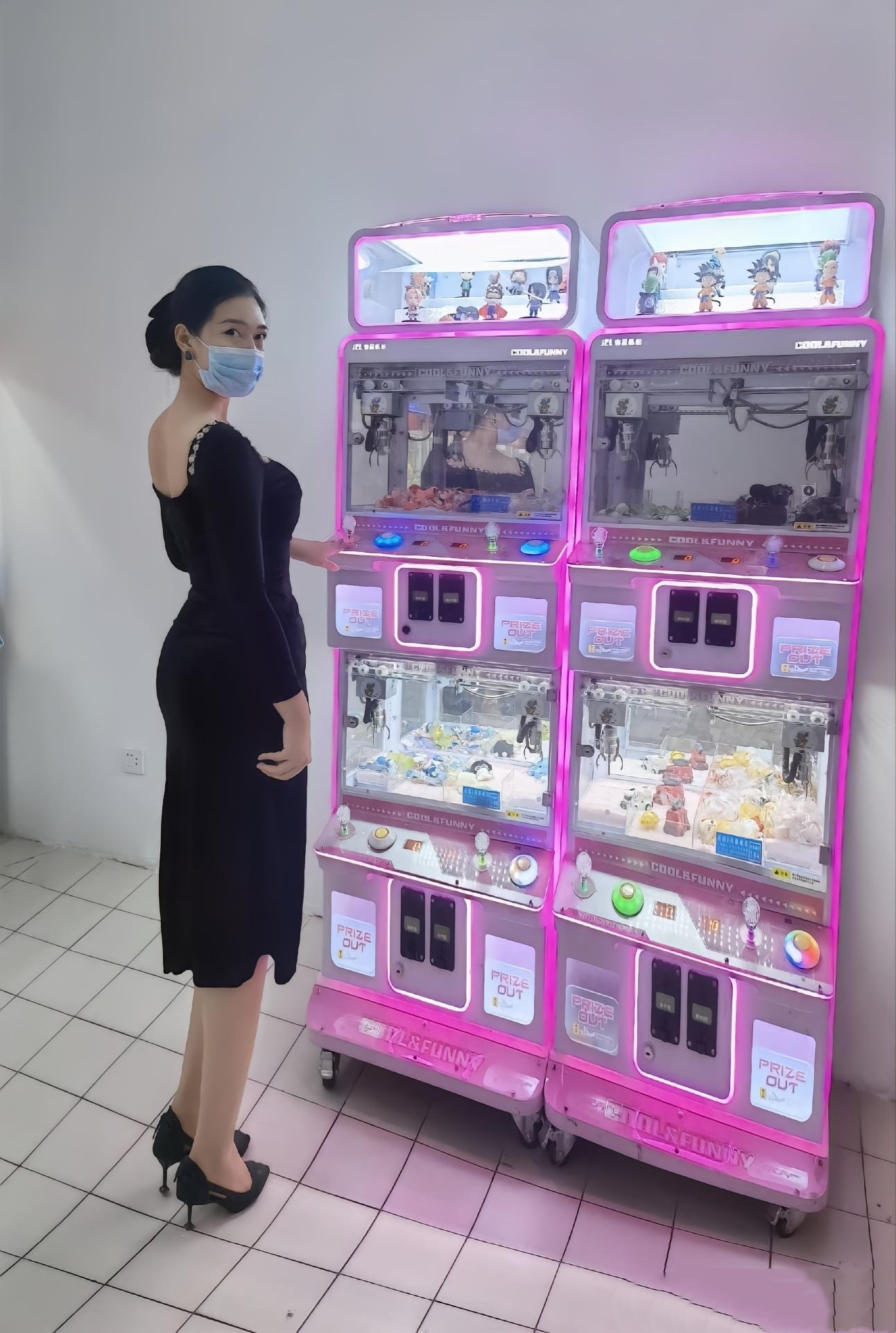 从娃娃机抓取一个心爱的娃娃,应该是每个女孩子梦寐以求的!