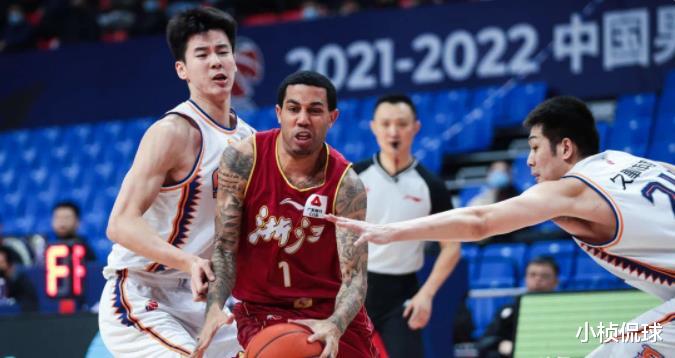 天津男籃|韓德君傳來(lái)好消息，又一隊(duì)裁外援放棄爭(zhēng)冠，教練席新人助天津崛起