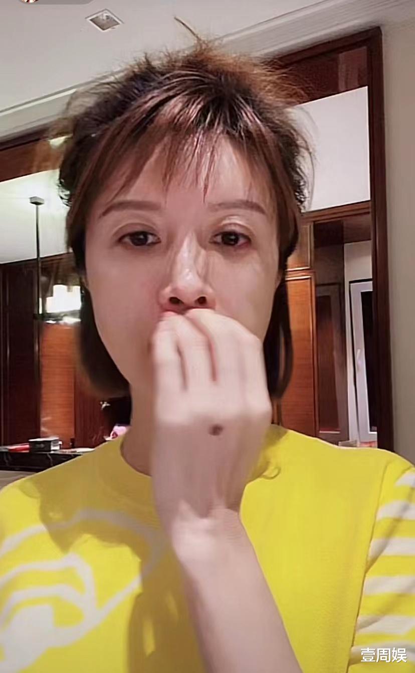 lisa|金巧巧偶像包袱太重,一场直播换3套衣服,大方承认打美容针!