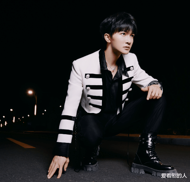 王一博|周深《意犹在》MV发布，“刀光剑影深”来了，热血、超燃、好听！