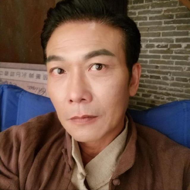 谢贤|5位港台男星,年轻时候有多帅?看到谢贤年轻颜值:真想嫁给他