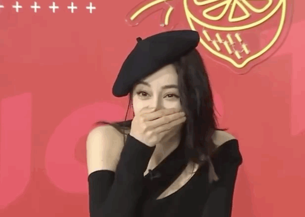 迪丽热巴|迪丽热巴怀孕事件发酵,跨年没舞台半年未拍戏,机场挡腹部惹争议