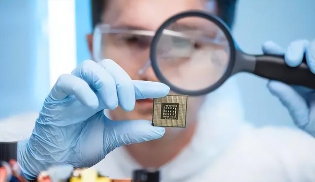 芯片|“卡脖子”愈演愈烈，顶级芯片人才却频赴美工作，背后原因太扎心