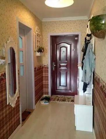 花180万在上海买28平蜗居，连卧室都没有，睡觉时头顶天花板！