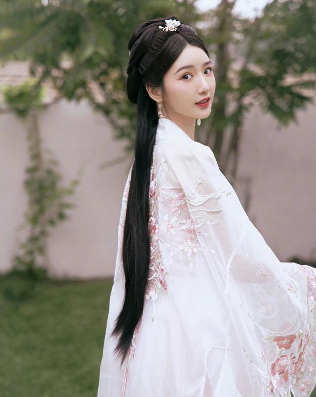 娱乐圈|明星花式过端午：肖战晒手绘，朱一龙写下“高粽”，张杰打错字