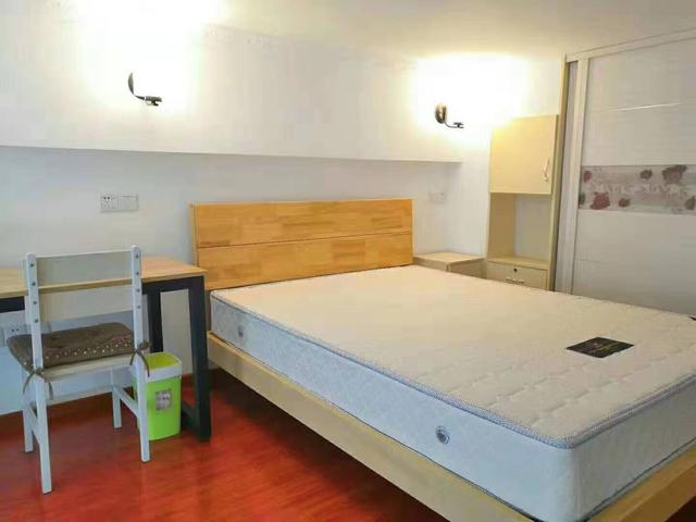 毕业后5年买下42㎡的复式房,装修前后花了不到6万,属于自己的家