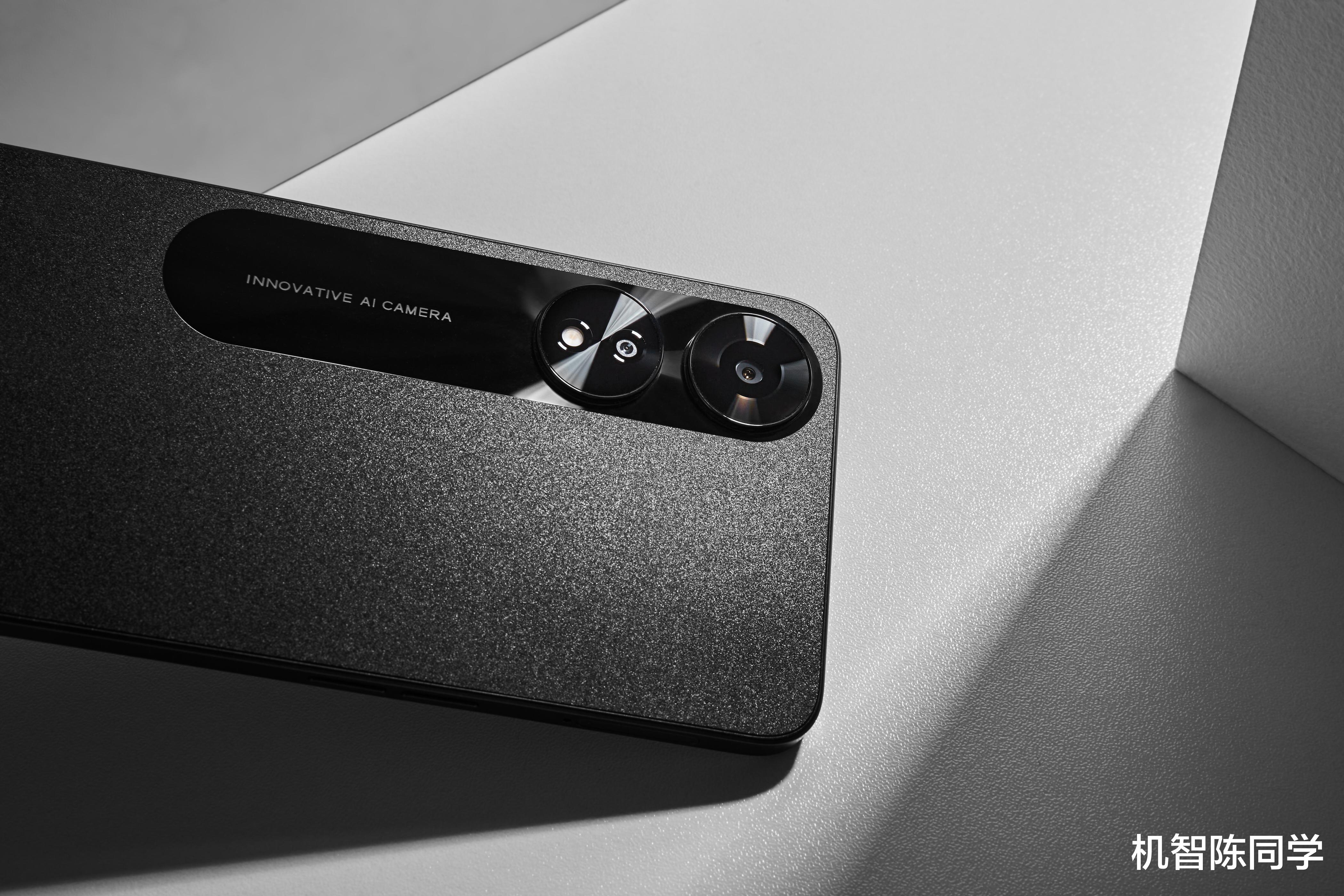 OPPO|流光晶钻+满屏时尚感，OPPO A58星空黑图赏