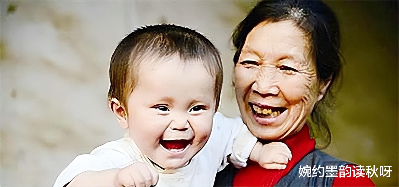 厦门打工孕妇车祸身亡,孩子生生甩出母体,奇迹生还,却还是被奶奶耽误了一生